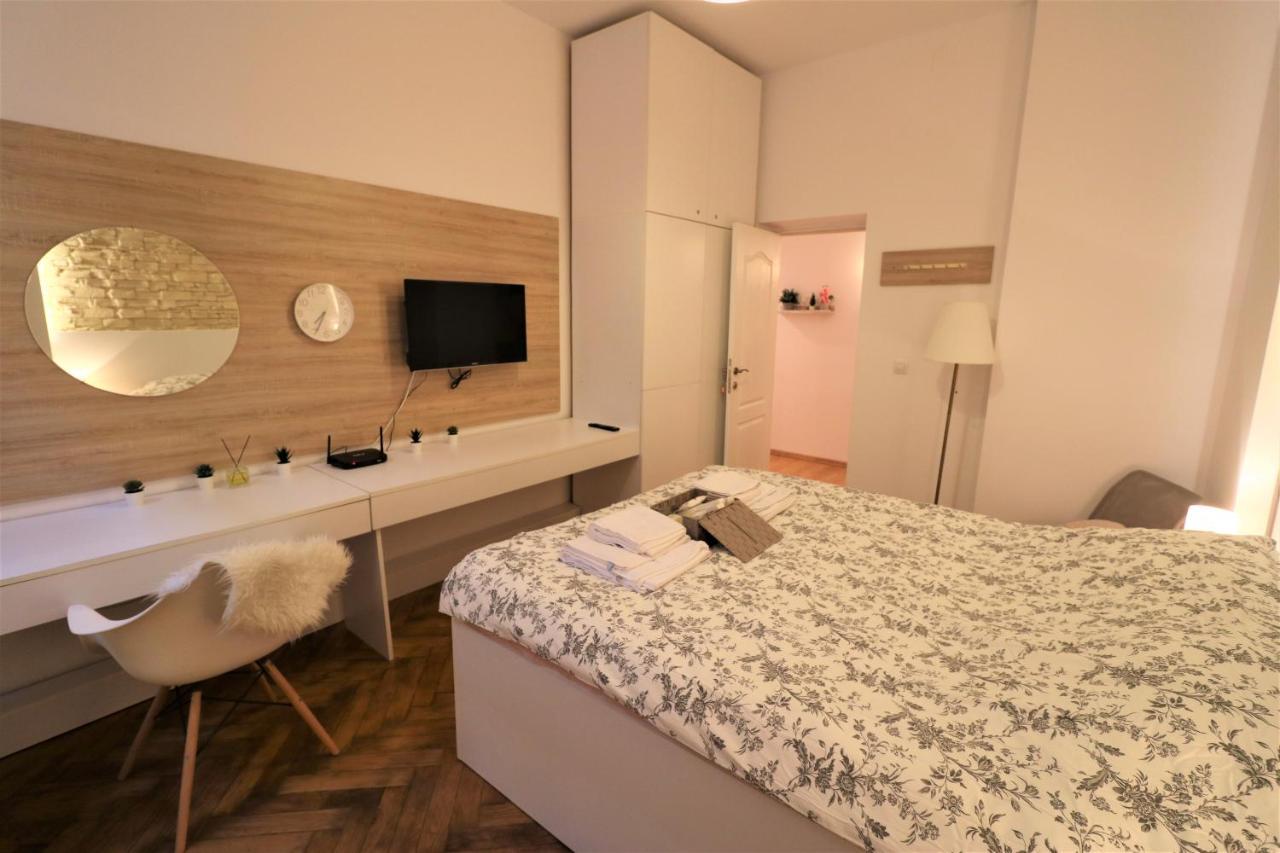 Cozy Old Town Apartment - Free Minibar Bucureşti Exterior foto
